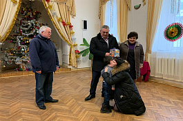 Работники Крайводоканала поздравили с Новым годом воспитанников детских домов