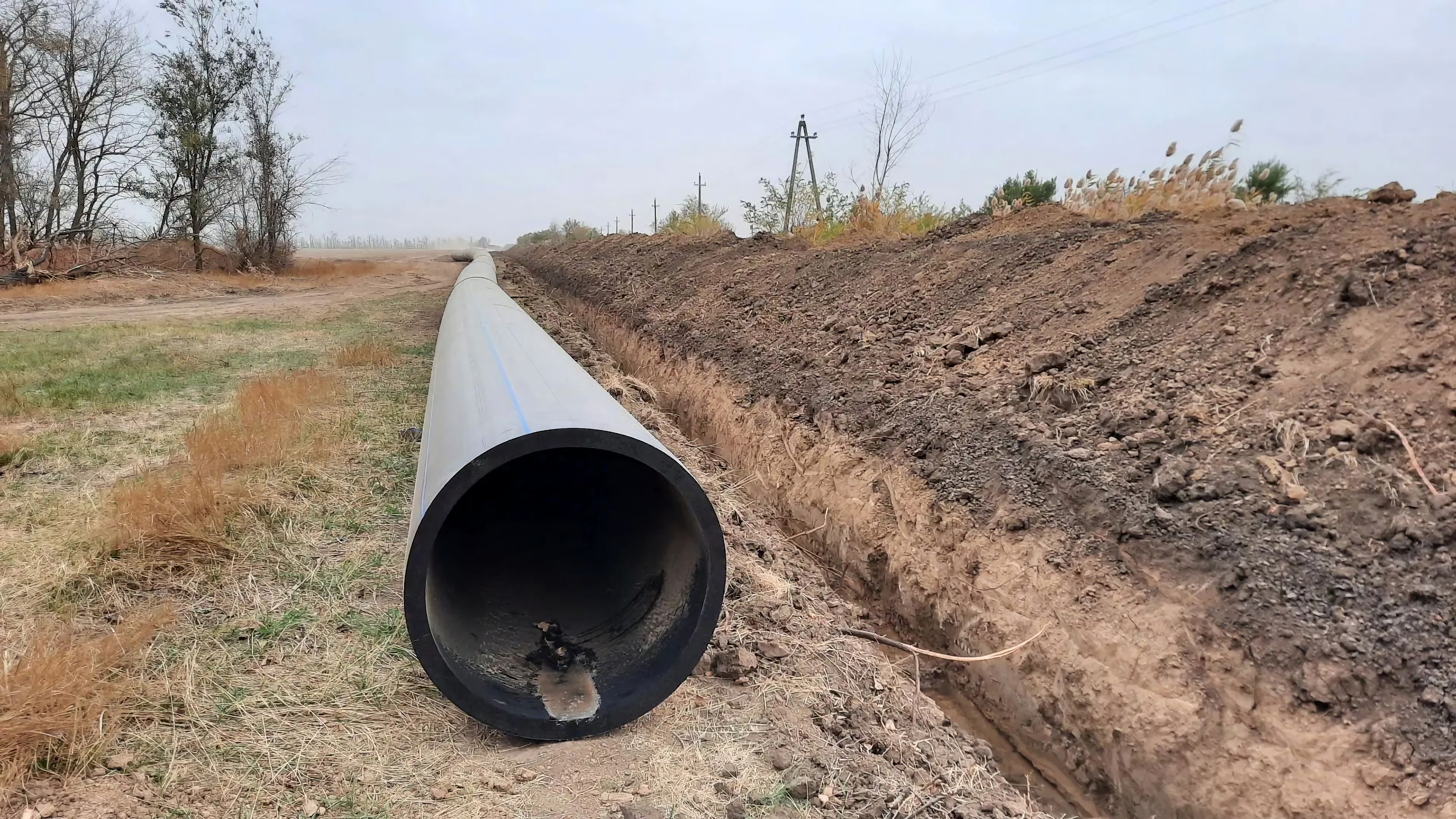 Замена 26 км изношенного водовода улучшит водоснабжение для 22 000 жителей двух округов