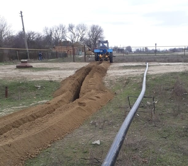 В селе Урожайное заменили участок водовода