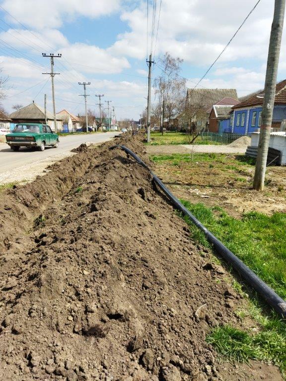 В селе Александровском обновляют сети водоснабжения и дороги