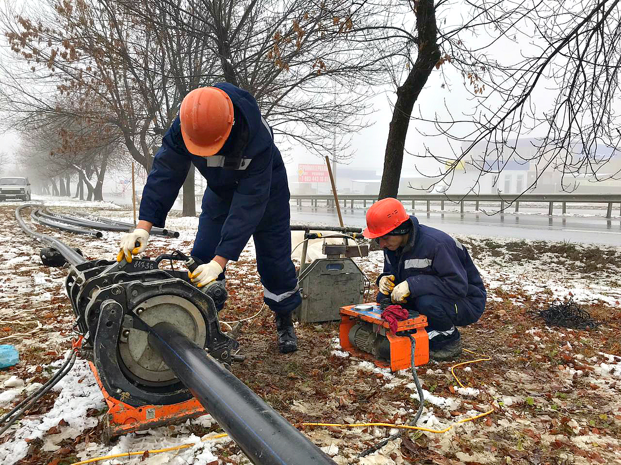 Для завершения строительства подводящего водовода к хутору Хорошевский осталось уложить километр труб