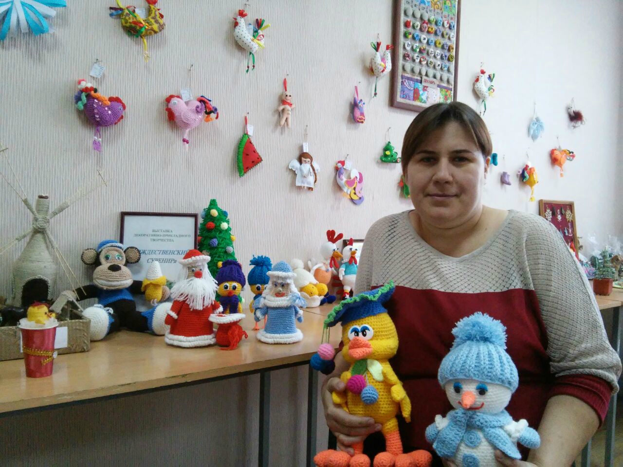 Наши рукодельницы – участники рождественской выставки
