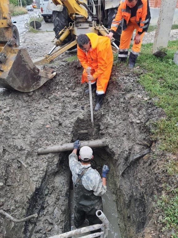 На подающем водоводе в станицу Ессентукскую ведутся аварийно-восстановительные работы
