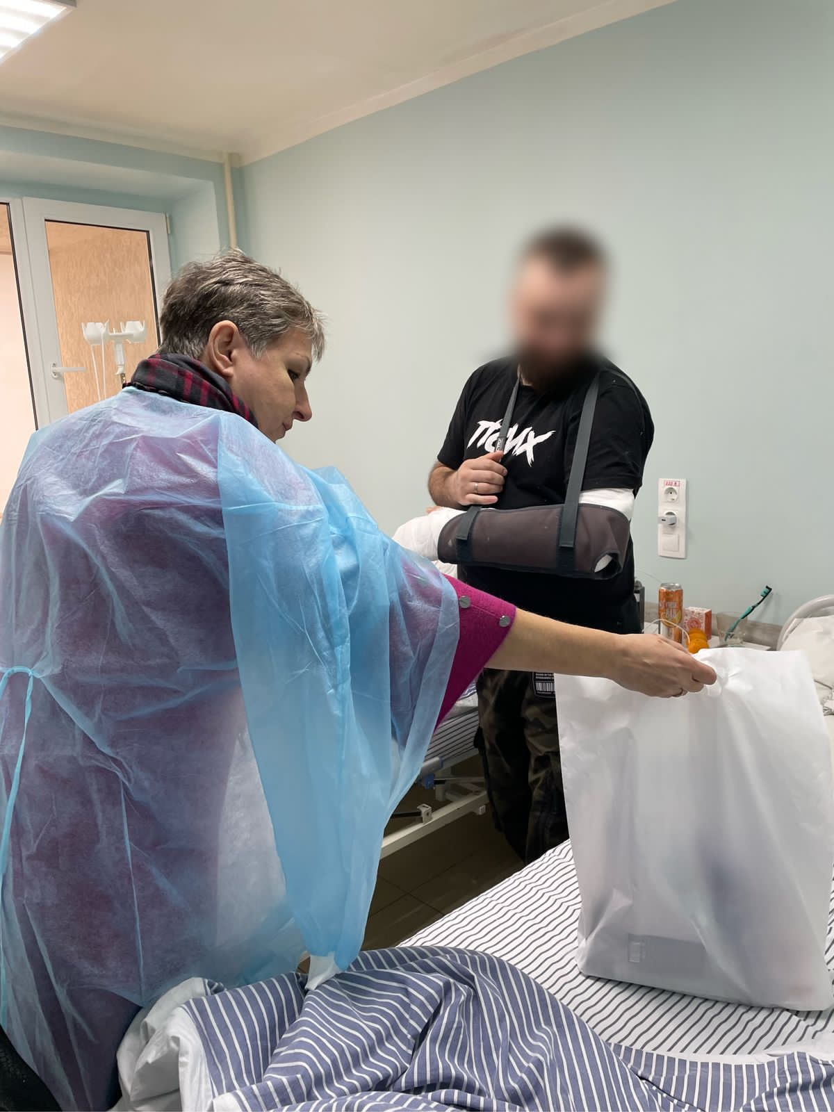 Представители крайводоканала поздравили бойцов с Днем защитника Отечества в госпитале