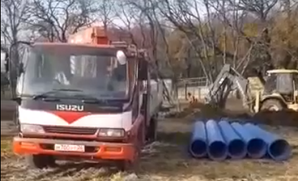 В посёлке Змейка заменили участок водовода